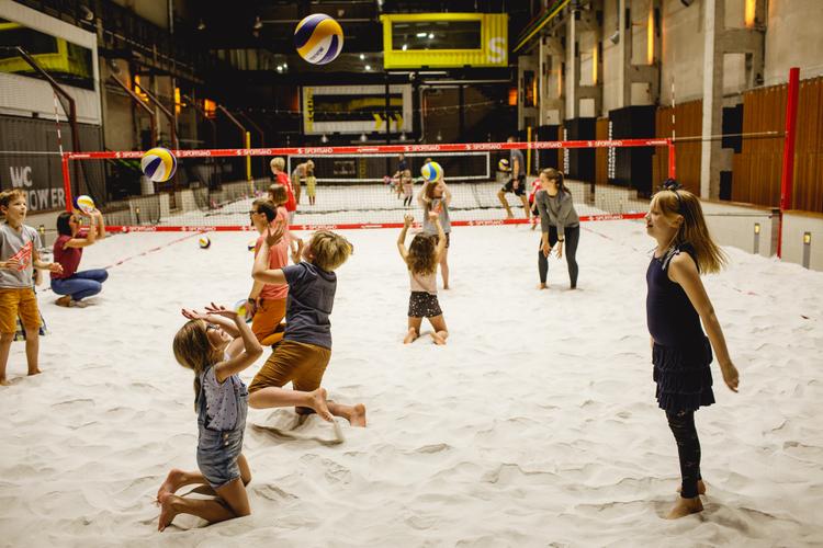 BIRTHDAY PARTY ON WARM BEACH SAND